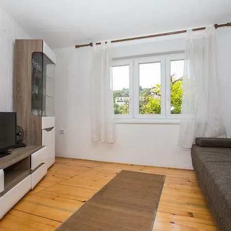 Madonna Field 두브로브니크