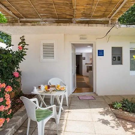 Appartement Madonna Field *