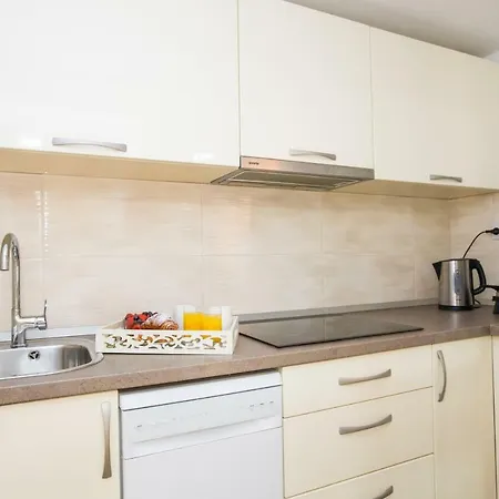 Madonna Field Appartement