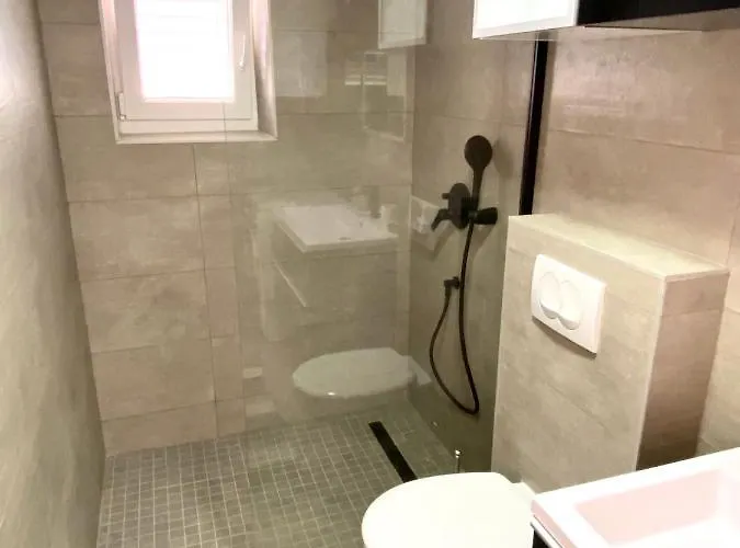 Madonna Field Appartement *