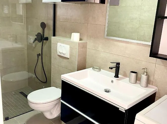 Madonna Field دوبروفينك