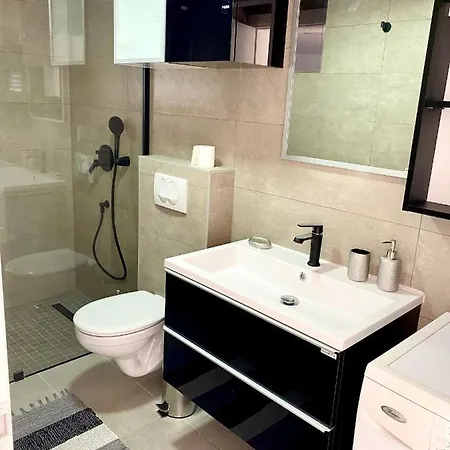 Madonna Field Dubrownik